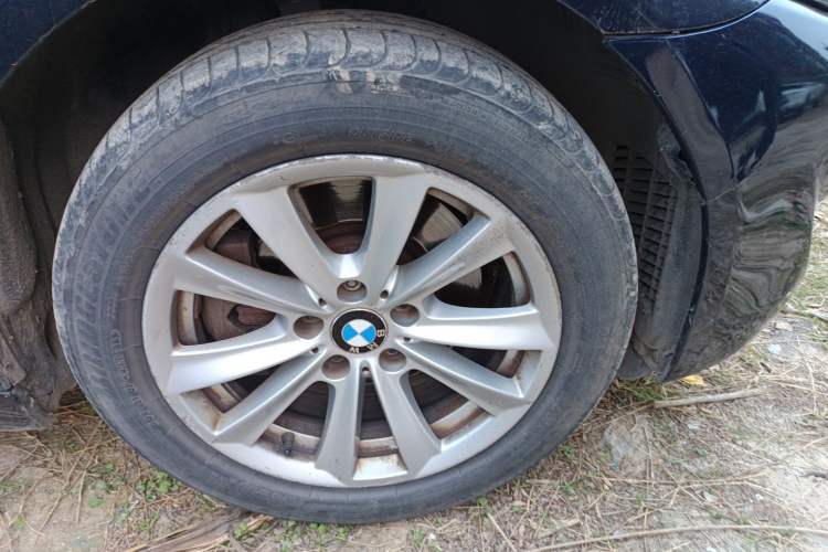 Used BMW 5 Series 2013 525Li Luxury Model Right Front Wheel Hub