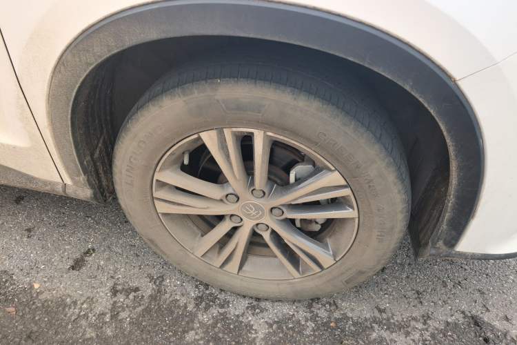 Used BYD Song Pro 2019 1.5T Automatic Prestige Model Right Front Wheel Hub