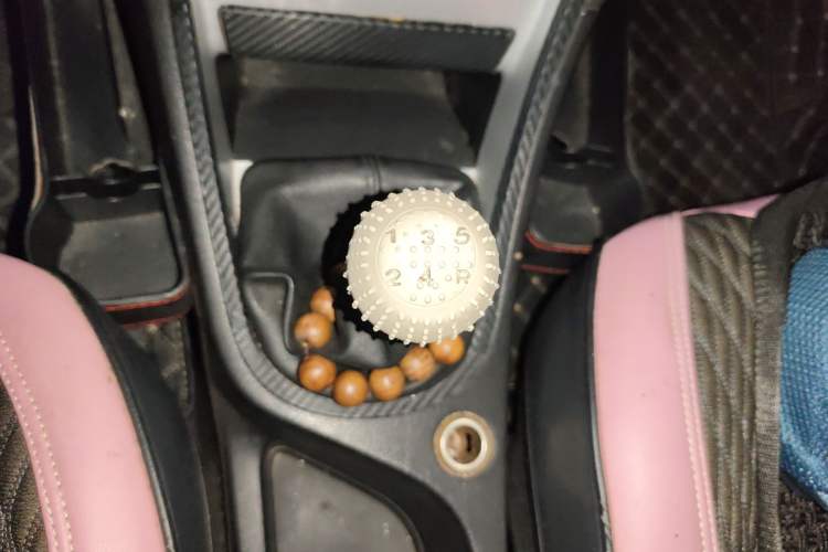 Used Peugeot 307 2013 Hatchback 1.6L Manual Comfort Edition Gear Lever