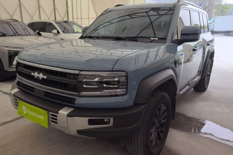 Used Formula Leopard 5 2023 Explore Edition