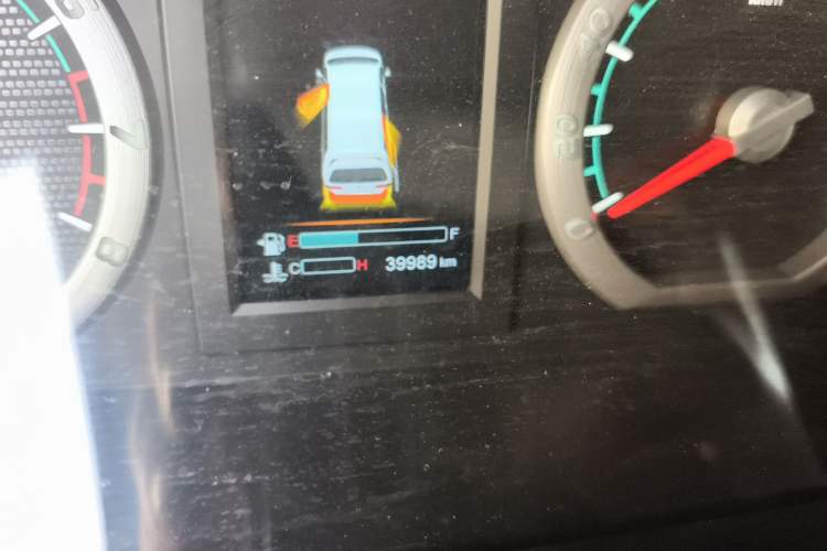 Used FORTHING Lingzhi 2020 M5L 1.6L Luxury 7-Seater Odometer Close Up