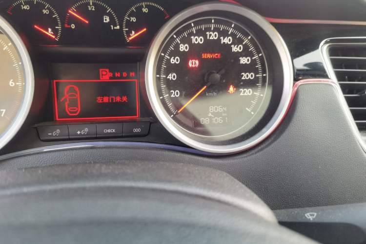 Used Peugeot 508 2015 2.0L Automatic Zhiyi Edition Odometer Close Up