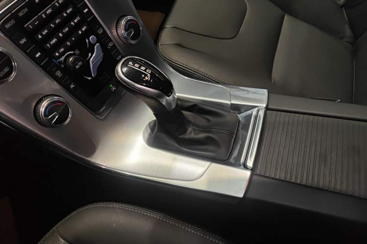 Used Volvo V60 2017 T4 Smart Edition China V Standard
