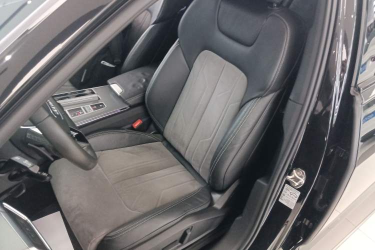 Used Audi A6L New Energy 2022 55 TFSI e quattro
