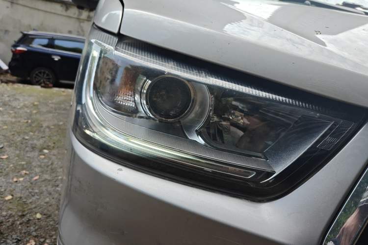 Used JAC Refine M4 2018 1.5T Manual Hybrid Luxury Smart Version Right Front Headlight