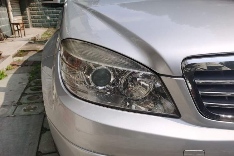 Used Mercedes-Benz C-Class 2010 C 180K Classic model