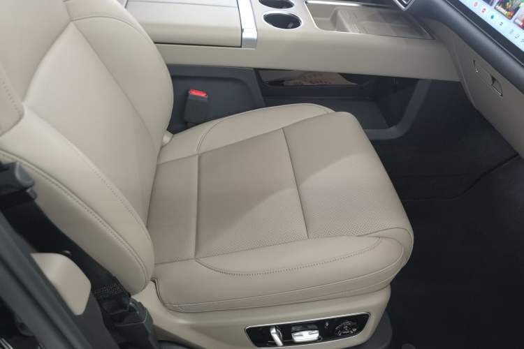 Used Li Auto L9 2025 Ultra Smart Refreshed Edition
