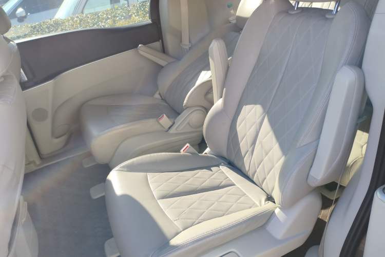 Used Buick GL8 2023 Land Executive Class Smart Enjoyment Model
