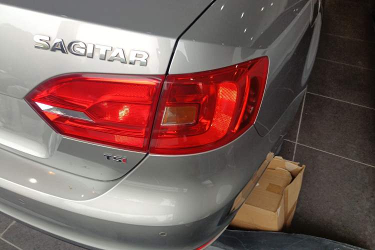 Used Volkswagen Sagitar 2014 Revised Version 1.6L Automatic Comfort Edition Exterior 3