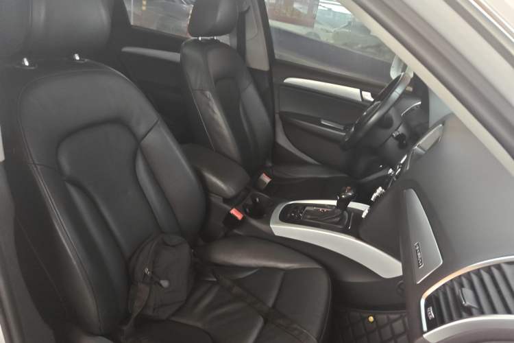 Used Audi Q5 2015 40 TFSI Technology Edition Right Front Seat