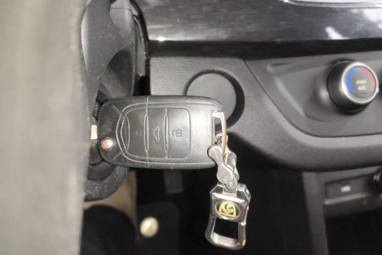 Used Baojun 310 2017 1.5L Automatic Fashion Model
