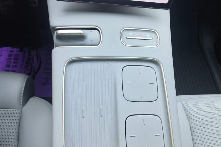 Used Nio ES8 2023 100kWh Signature Edition
