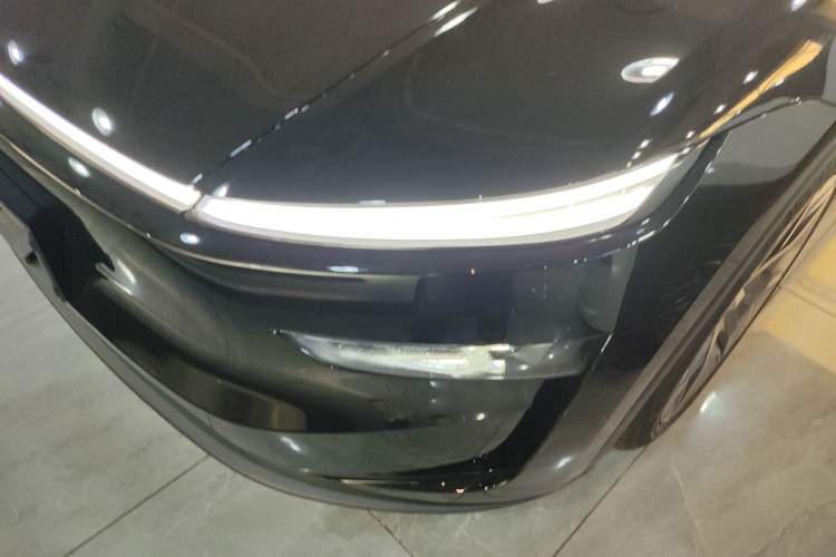 Used Tesla Model Y L 2025 Model Long-Range All-Wheel-Drive Version