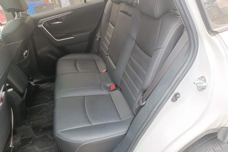 Used Toyota RAV4 2021 2.0L CVT Two-Wheel Drive Fashion PLUS Edition
