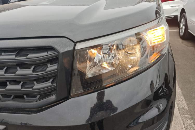 Used CHANGAN OSHAN X70A 2019 1.5L Manual Basic Version China VI Standard
