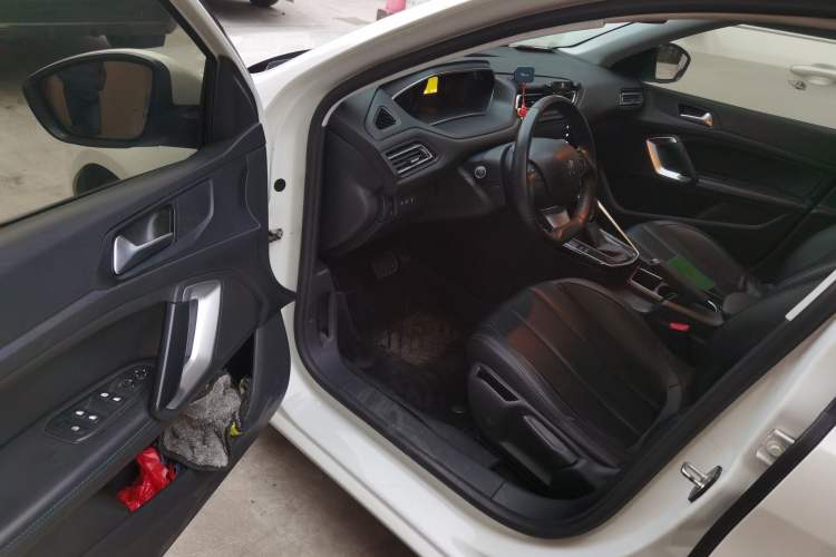 Used Peugeot 308 2018 1.6L Automatic Luxury Edition Driver Seat