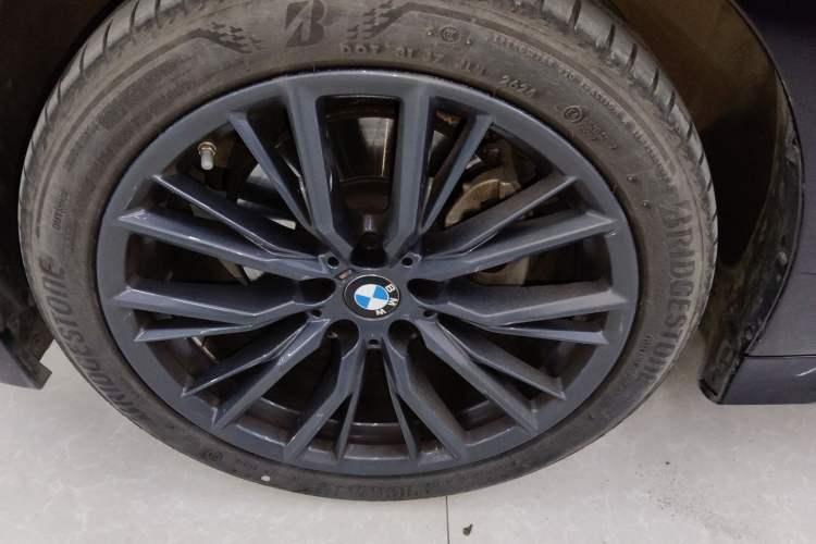 Used BMW 3 Series 2024 325i M Sport Night Edition Package Left Front Wheel Hub