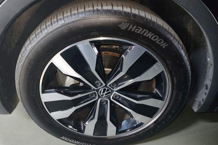 Used Volkswagen Tiguan L 2024 330TSI Automatic Two-Wheel Drive R-Line Enhanced Edition