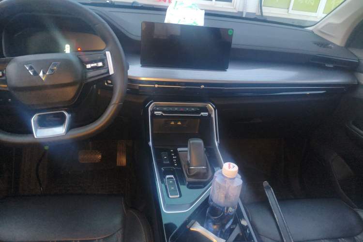 Used Wuling Asta 2022 2.0L DHT Electric-Speed Version
