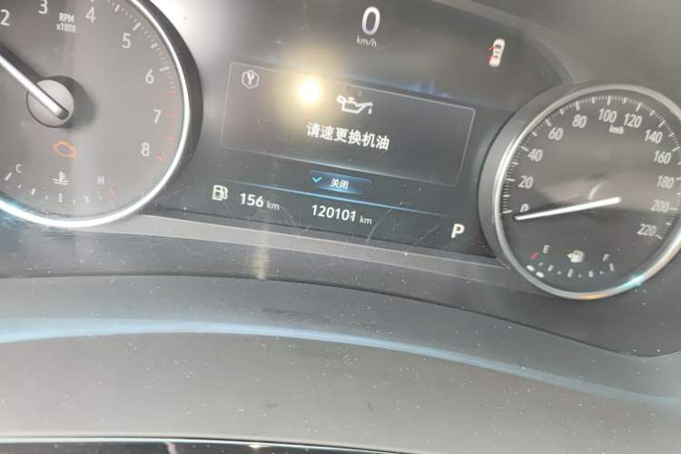 Used Buick GL8 2020 Land Business Class 652T Luxury Model Odometer Close Up