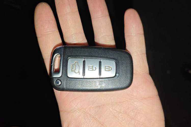 Used Kia Sportage R 2012 2.0L Automatic Two-Wheel Drive GLS
