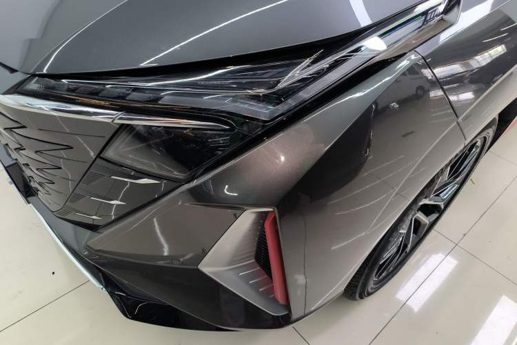 Used CHANGAN OSHAN Z6 2023 Blue Whale 1.5T DCT Smart Edition Left Front Headlight