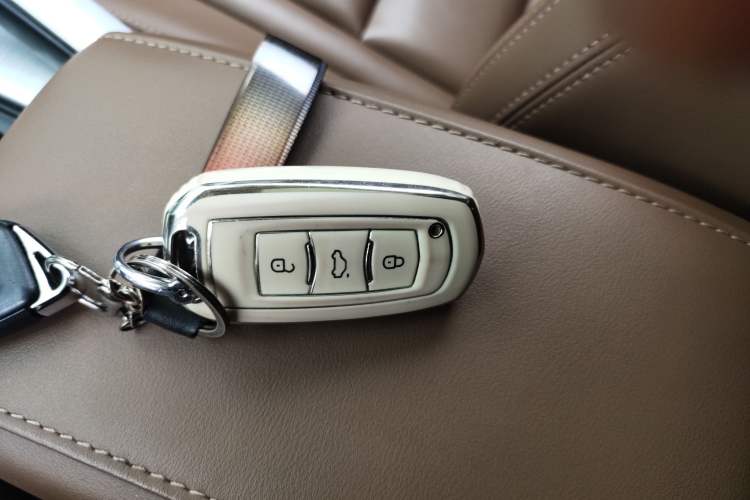 Used Geely Auto Emgrand X7 Sport 2016 1.8TD Automatic ZhiZun Version Interior 1