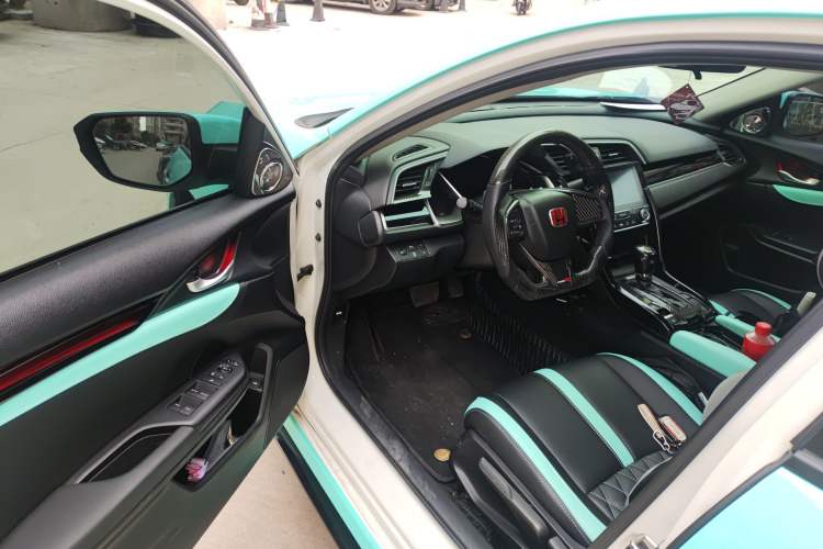 Used Honda Civic 2016 220TURBO CVT Luxury Edition Driver Seat