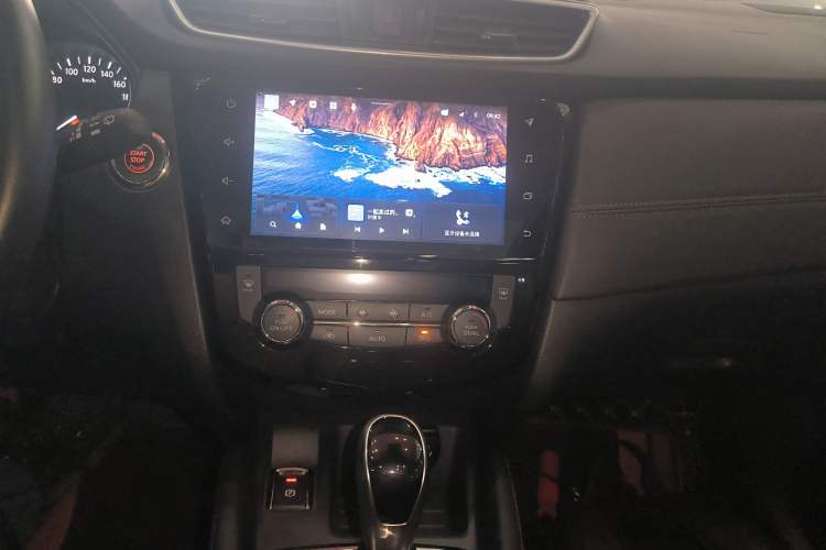 Used Nissan Qashqai 2022 2.0L CVT XV Premier Luxury Edition Audio And AC Panel