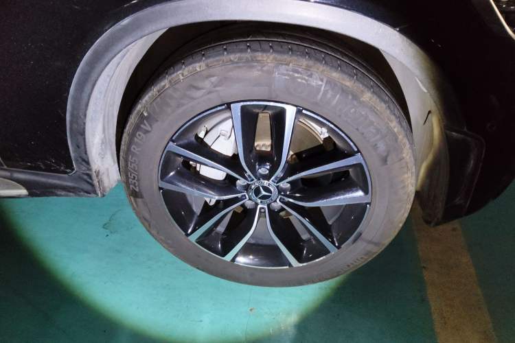 Used Mercedes-Benz GLC 2021 GLC 300 L 4MATIC Dynamic Model Right Front Wheel Hub