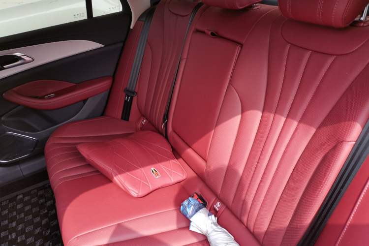 Used Hongqi H5 2025 1.5T DCT Qiyun 500 000th Unit Commemorative Edition Left Rear Seat