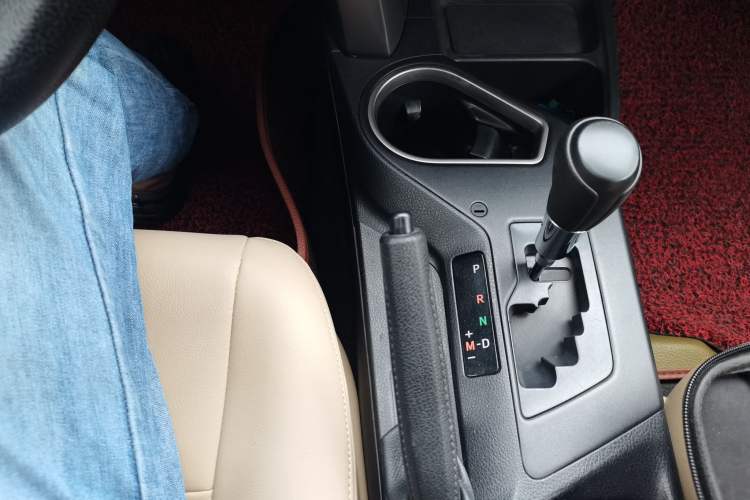 Used Toyota RAV4 2016 2.0L CVT Two-Wheel Drive Fashion Edition China V Standard