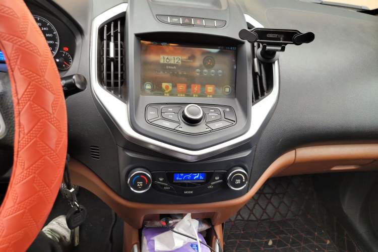 Used Geely Auto Diamond 2016 1.5L Manual Entry-Level Trim Audio And AC Panel