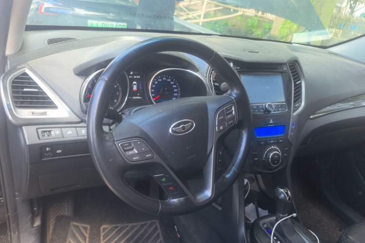 Used Hyundai Santa Fe 2013 2.4L Automatic Two-Wheel Drive Smart Version
