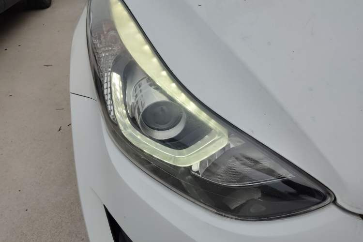 Used Hyundai Elantra (5th Generation / Langdong) 2016 1.6L Manual Luxury Model
