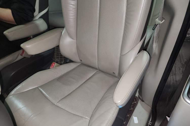 Used Buick GL8 2011 3.0L XT Luxury Business Flagship Edition