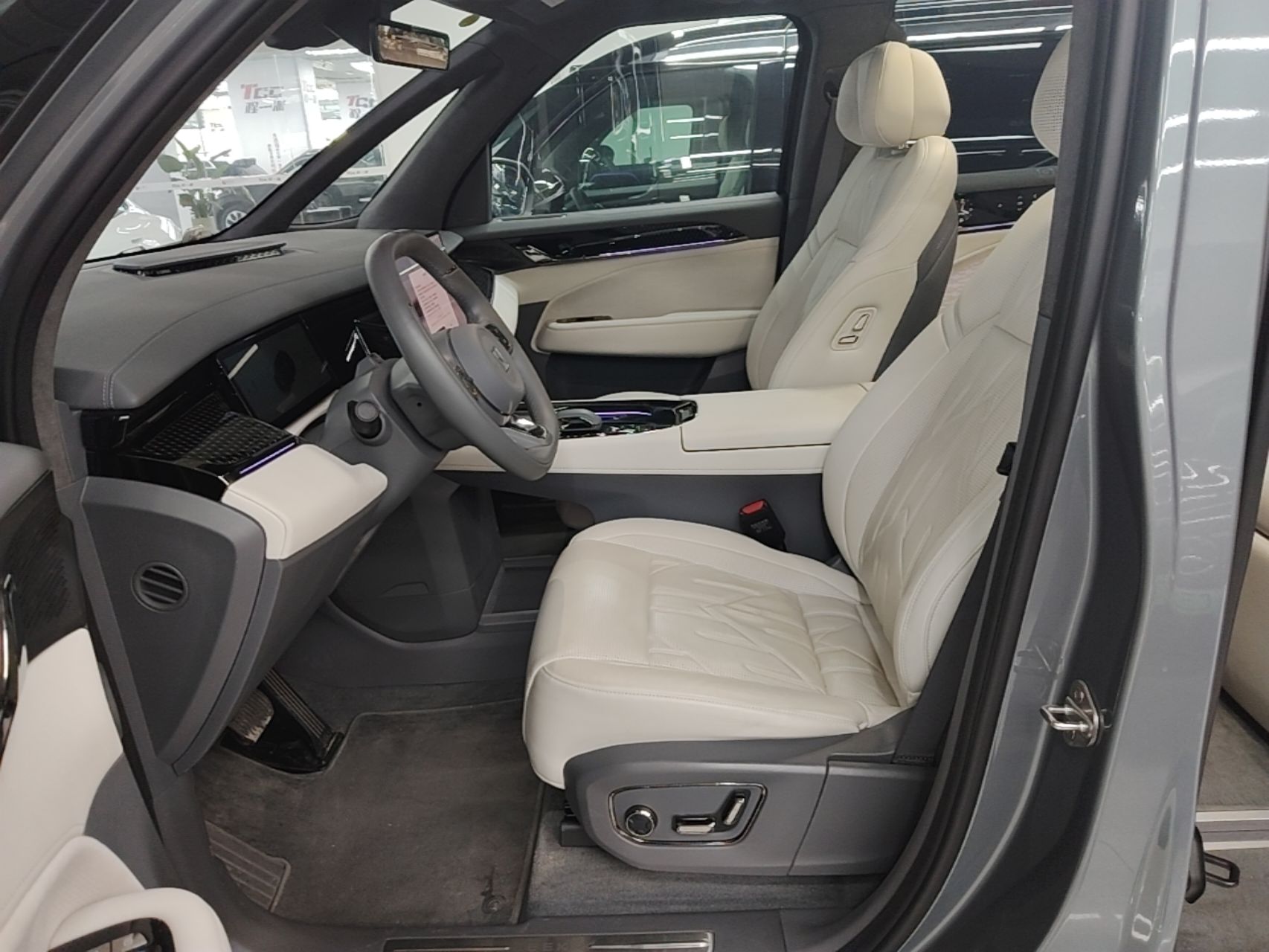 Zeekr 009 2024 Six-Seat Executive Version 4WD 108 kWh — снимка 17
