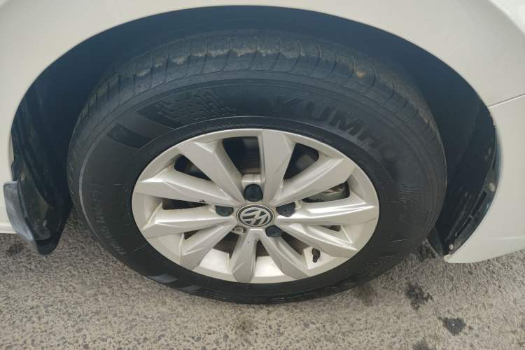 Used Volkswagen Bora 2020 1.5L Automatic Fashion Edition Right Rear Wheel Hub