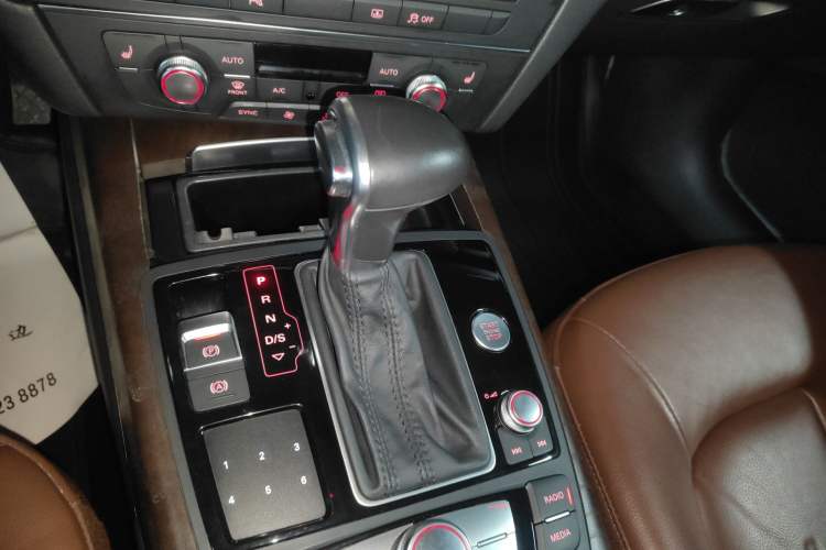 Used Audi A6L 2015 35 FSI quattro Technology Edition Gear Lever