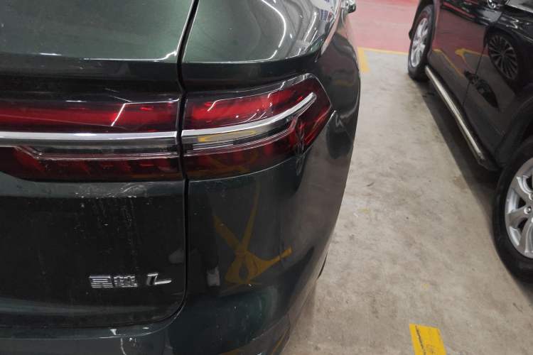 Used Geely Auto Monjaro L 2025 Dongfang Yao 2.0TD Automatic Lanxing Edition Right Rear Taillight