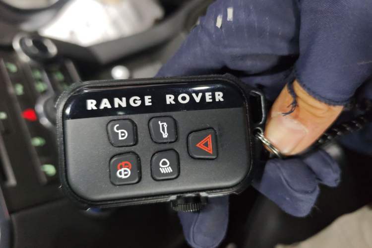 Used Land Rover Discovery 2013 3.0 SDV6 HSE Diesel Edition Vehicle Key