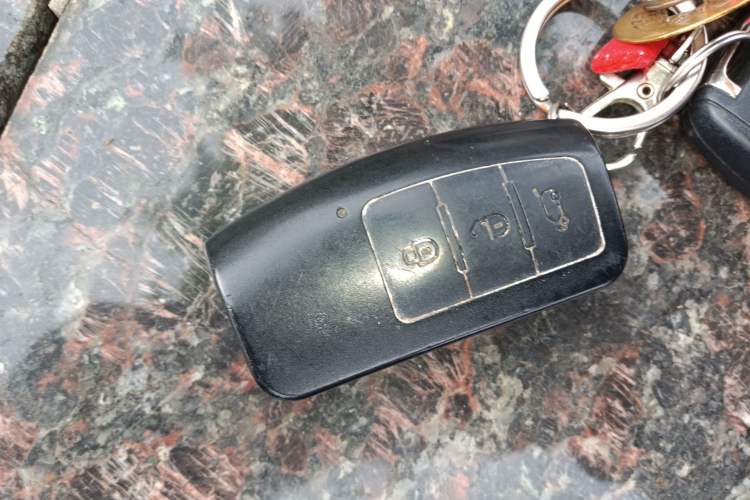 Used JMC Yusheng S350 2016 2.0T Automatic All-Wheel Drive Gasoline Luxury Version with Sunroof 5 Seats
