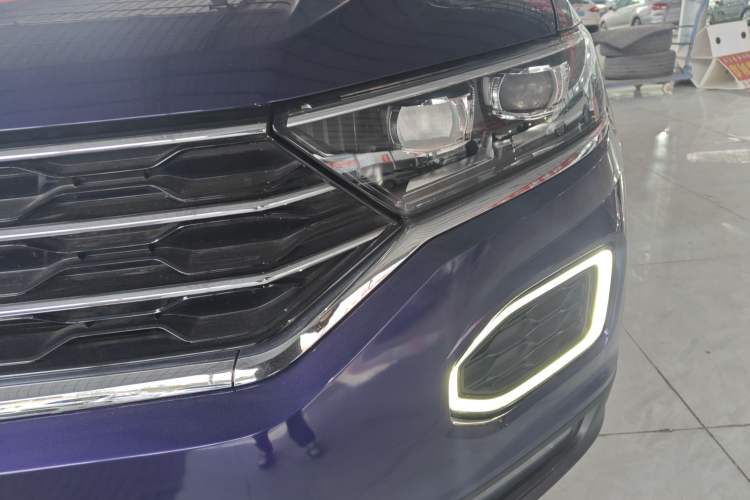 Used Volkswagen T-ROC 2018 230TSI DSG Two-Wheel Drive Advanced Version China V Standard
