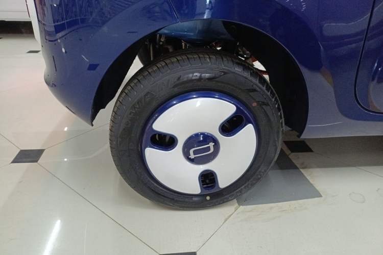 Used Bestune Pony 2026 222km Colorful Horse Right Rear Wheel Hub