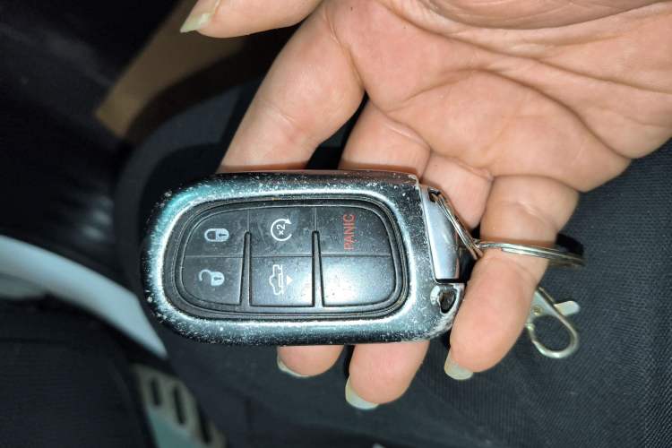 Used Jeep Cherokee 2016 2.4L Leading Edition Interior 1