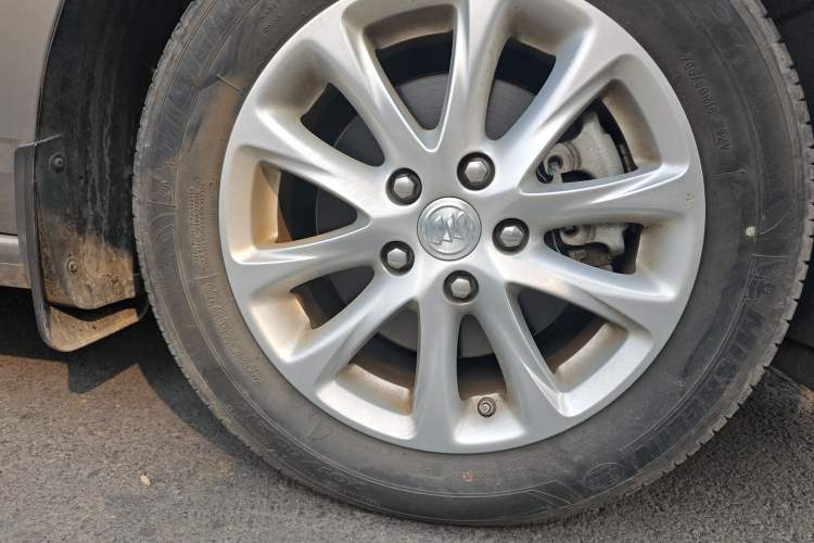 Used Buick GL6 2018 18T 6-Seater Elite Model Right Front Wheel Hub