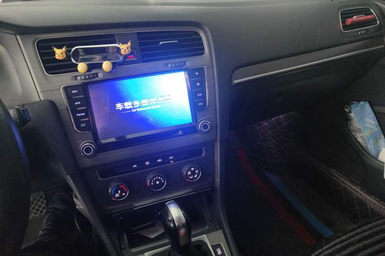 Used Volkswagen Golf 2015 1.6L Automatic Comfort Model Audio And AC Panel