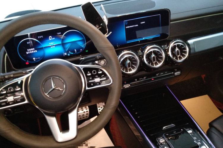 Used Mercedes-Benz GLB 2020 Updated GLB 200 Dynamic Edition Gear Lever