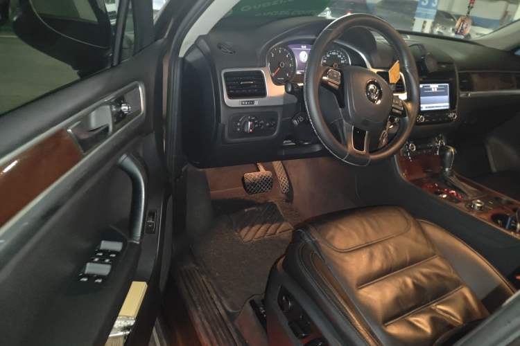 Used Volkswagen Touareg 2011 3.0 TDI Diesel Standard Version