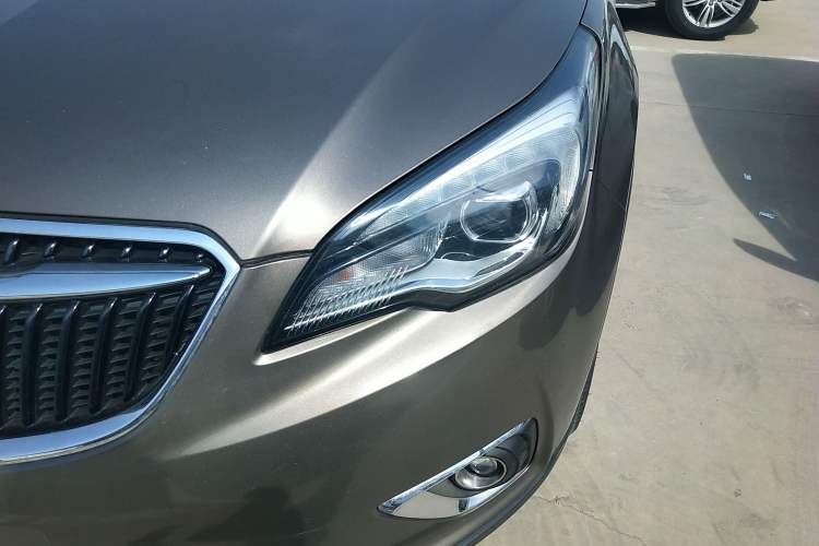 Used Buick Envision 2017 28T Four-Wheel Drive Elite Model Left Front Headlight